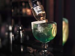 -Mx.cocktail bar