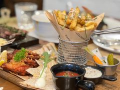 -Mark&Mars Restaurant