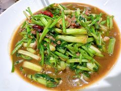 -黄泥岗·地道湖北菜(奥特莱斯店)