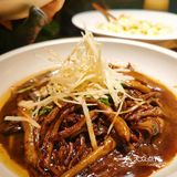 来苏式园林古典庭院里 吃地道的苏帮菜