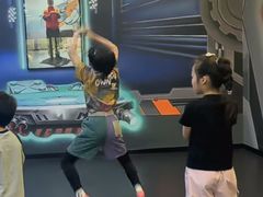 -极限PLAY运动娱乐新世界·团建派对潮玩休闲馆·室内蹦极高空游乐园