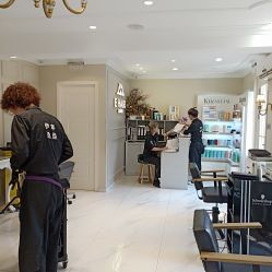 -e hair salon
