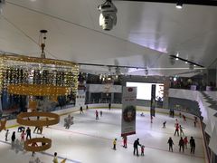 -冰纷万象滑冰场(南山万象天地店)