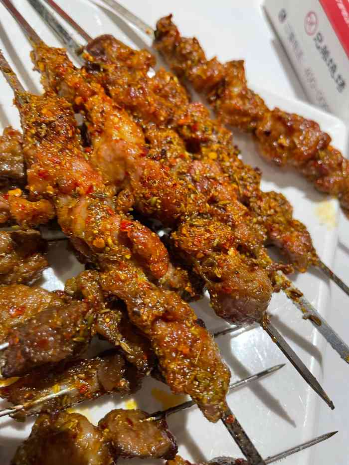 白氏兄弟烧烤(曲江店)-"本来想去小骆驼,发现没开门,估计是搬走了.