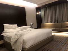 -上海龙之梦万丽酒店