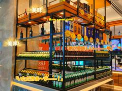 面包甜点陈列柜-大渔小鲜火锅店