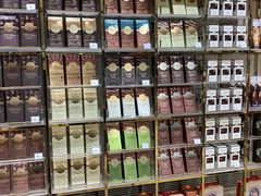 零售区-VENCHI 闻绮(北京国贸商城店)