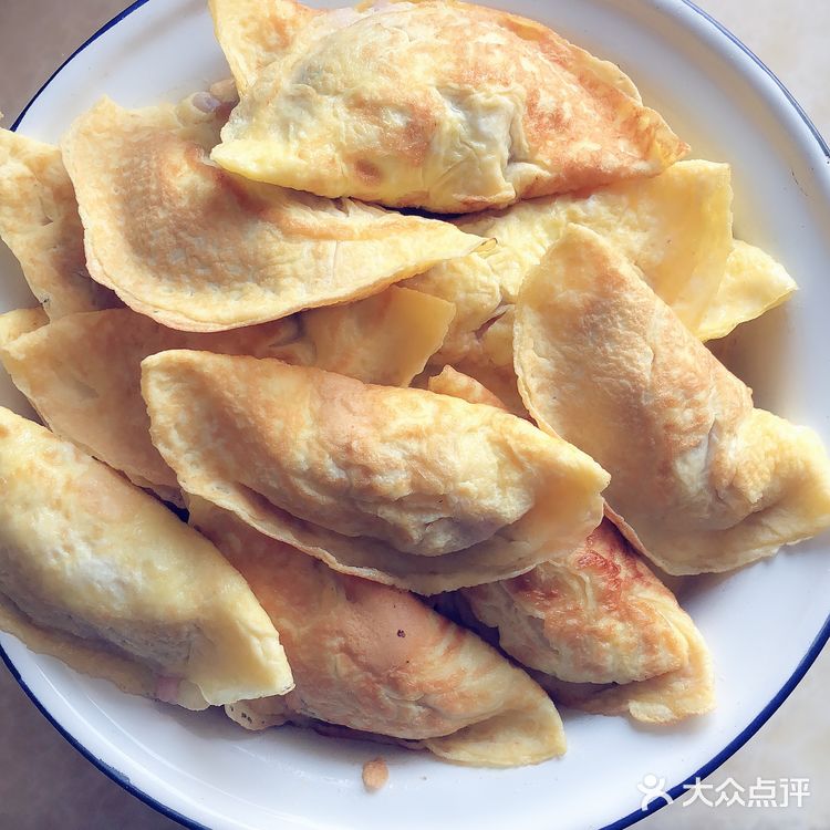 鸡蛋饺是老无锡的年菜之一，以前一直是我爸爸做的