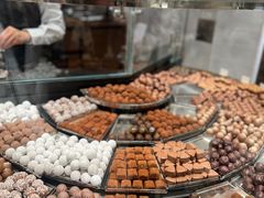 -Laderach 莱德拉(上海环贸iapm店)