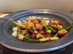 黑松露牛肝菌焖牛蛙-云海肴云南菜(浦江欢乐颂店)