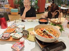 -刘姐啤酒鱼民族演艺餐厅(西街总店)