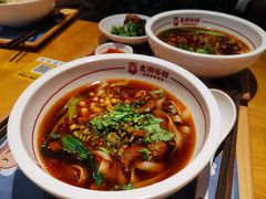 -呷佬·长沙手工米粉(金沙江路店)