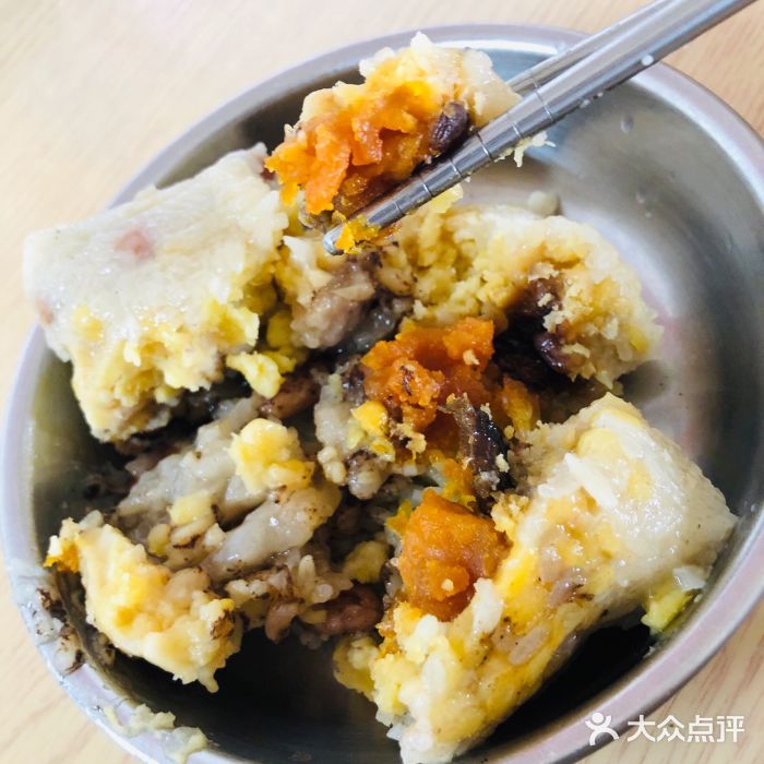 粽氏清源(大南路店)招牌蛋黄咸肉粽图片