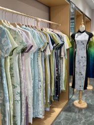 -一揽芳华汉服旗袍体验馆(拙政园店)