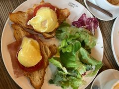 -Common Table · Brunch & Coffee
