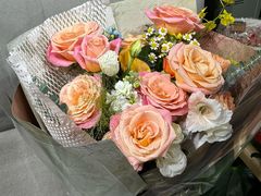 -何兮花店·气球派对鲜花店(马桥银春路万科城店)