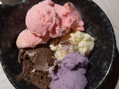 冰淇淋自助-哥老官重庆美蛙鱼头(西湖银泰十一哥店)