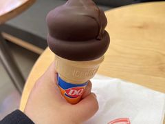 巧克力脆皮双球甜筒-DQ·蛋糕·冰淇淋(徐东销品茂店)