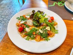 -Chom Cafe and Restaurant