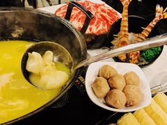 -鲜入围煮花胶鸡海鲜火锅