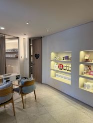 -安吉拉·纤纤玉指美甲美睫创意中心