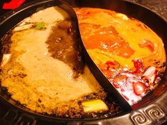 鸳鸯锅-宏姐串串香(征仪路店)