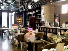 -钟书阁(松江泰晤士小镇店)