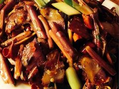 蕨菜炒腊肉-和福餐馆(西江古街店)