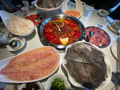 -茅草房·河畔园林火锅