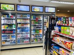 零售区-全家便利店(虹桥路四店)