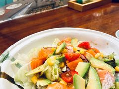牛油果三文鱼沙拉-初居食屋日式料理(万象城购物中心店)