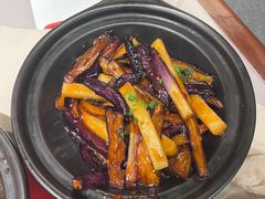 茄子烧年糕-恭喜上堓砂锅焗·海鲜大排档(闵行龙湖店)