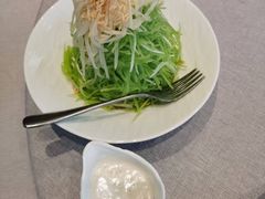 爽口有机青笋拌蛰皮-谷语中餐厅