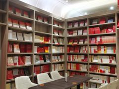 -钟书阁(群光广场店)