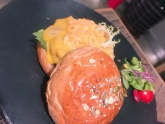 -HIGH FIVE哈福手工汉堡(桂林路店)