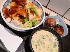 鲜蔬煎鸡肉丼-吉野家(上海美罗城店)