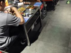 -马路牙子烧烤音乐酒馆(望京店)