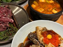 -草家酱蟹炭火烤肉店(珲春南路一店)