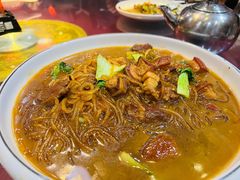 猪肉炖粉条-东北哈尔滨酱骨头馆房掌柜铁锅炖