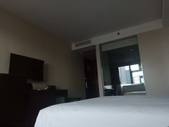 -桔子酒店(上海西藏北路地铁站店)