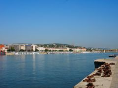 -多瑙河畔鞋履雕塑