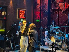 -FOUR PLAY BAR