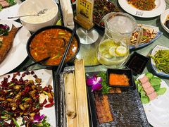 -香巴拉云南餐厅(华莱坞店)