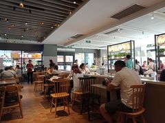 用餐区-肯德基(叠彩店)
