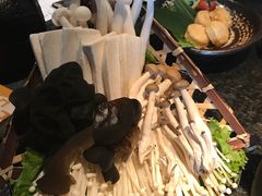 -湊湊火锅·茶憩(新中关购物中心店)