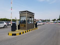 -新场古镇-停车场