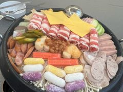 -豚妈妈汤饭·部队锅(南京东路店)