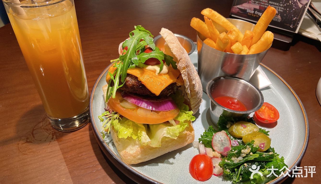 我发现了蓝蛙🍔天花板❗️牛堡好吃哭[调皮]