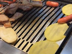 -臻牛烤肉