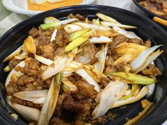 葱爆羊肉-聚发号清真菜馆